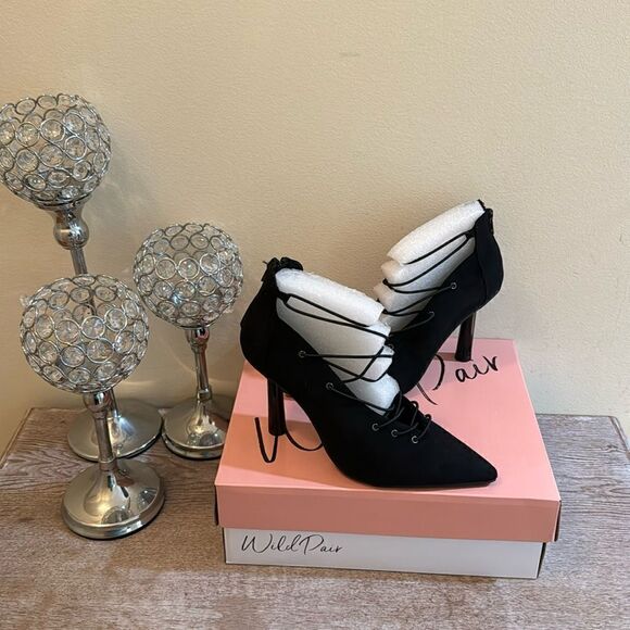 Wild Pair Dezmun Lace-Up Dress Pumps- Black MC- Size 6 M- NIB - Picture 1 of 7